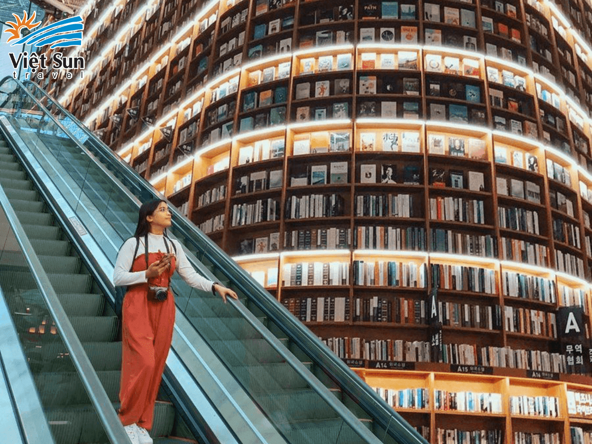 Thư viện Starfield là nơi lý tưởng để thư giãn, đọc sách và tận hưởng bầu không khí văn hóa hiện đại giữa lòng thành phố.png