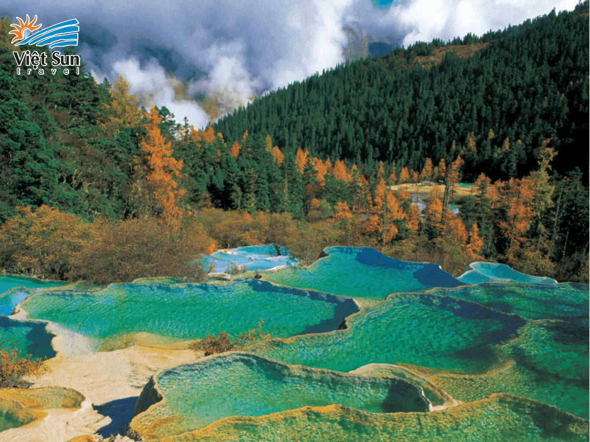 Thung Lũng Hoàng Long – Một trong những điểm đến đẹp nhất tại Tứ Xuyên