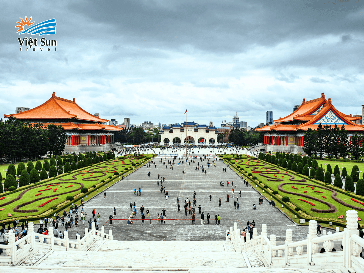 Toàn cảnh Nhà tưởng niệm Tưởng Giới Thạch giữa trung tâm Đài Bắc.