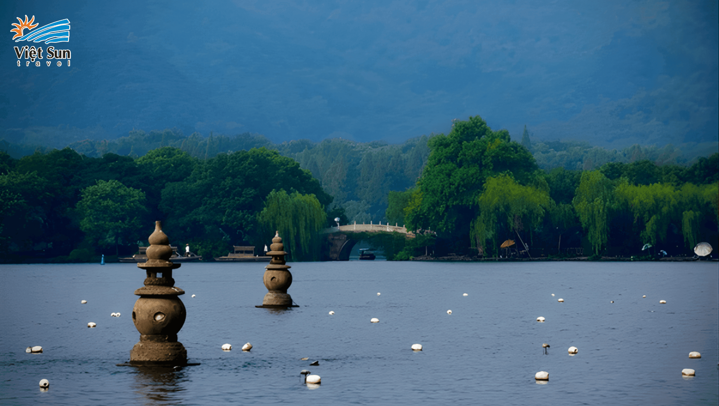 Toàn cảnh Tam Đàn Ấn Nguyệt