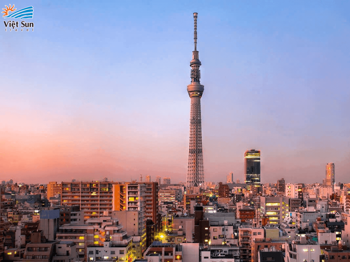 Tokyo Skytree lúc hoàng hôn.png