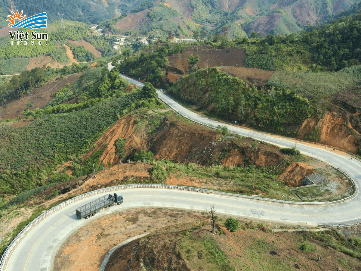 Top 10 Cung Đường Đèo Đẹp Nhưng Hiểm Trở Bậc Nhất Việt Nam .png