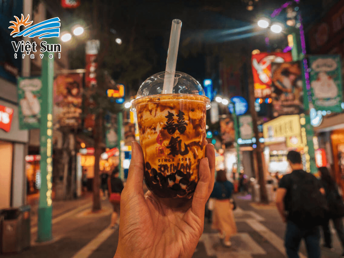 Trà sữa trân châu – biểu tượng không thể thiếu của ăn đêm Đài Bắc và văn hóa đường phố Đài Loan