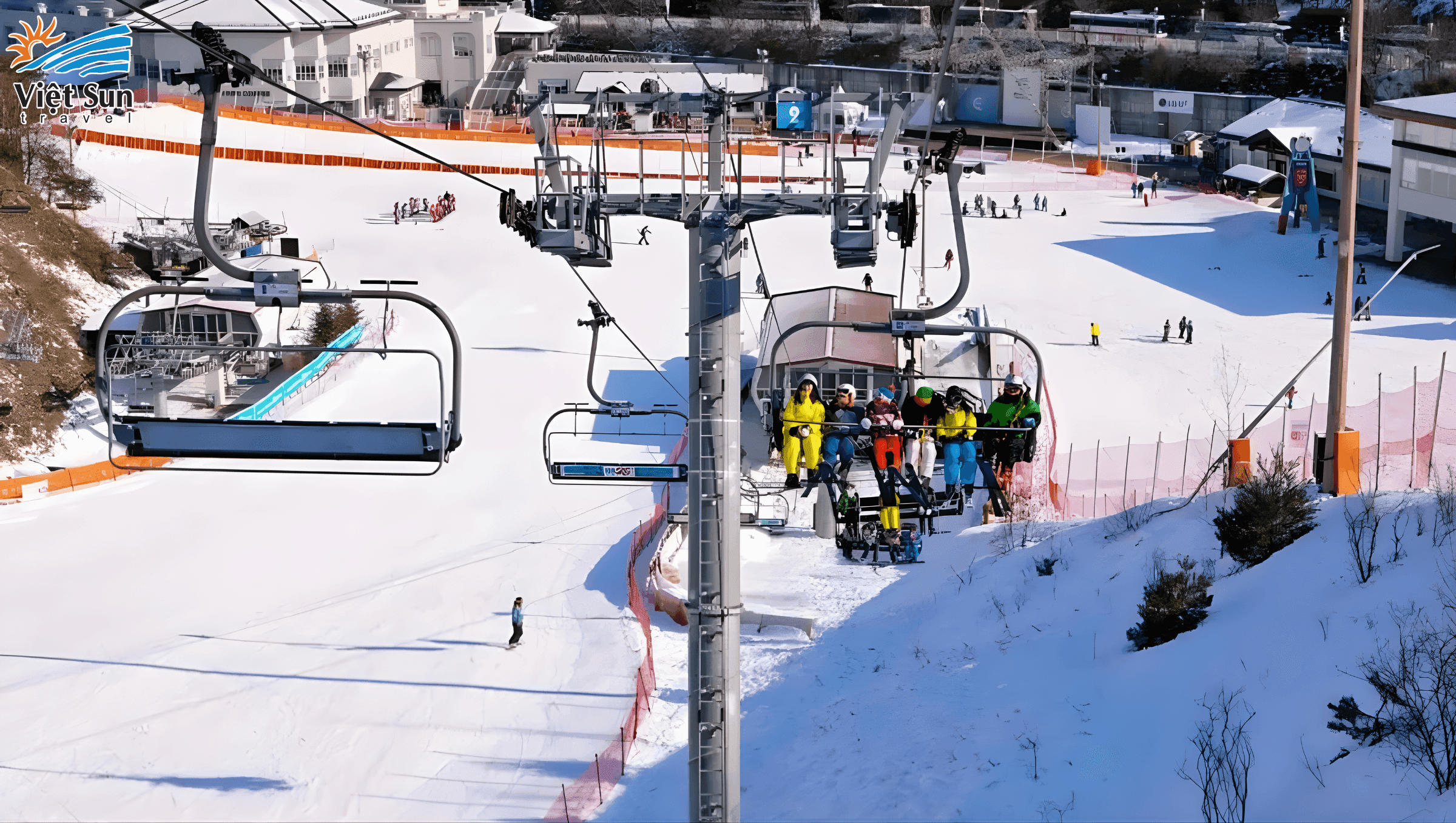 Trải nghiệm cáp treo hiện đại - Viet Sun Travel