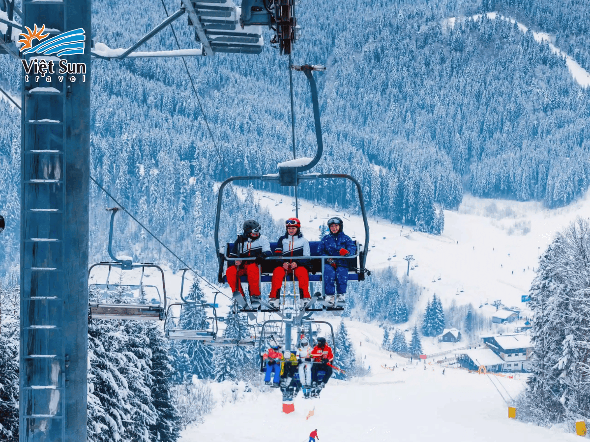 Trải nghiệm đi cáp treo ngắm toàn cảnh tuyết phủ tại Hàn Quốc