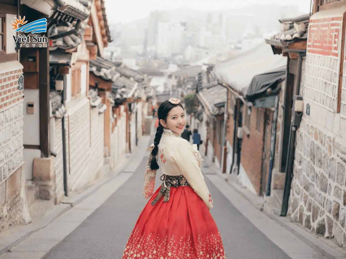 Trải nghiệm mặc hanbok dạo quanh Bukchon Hanok