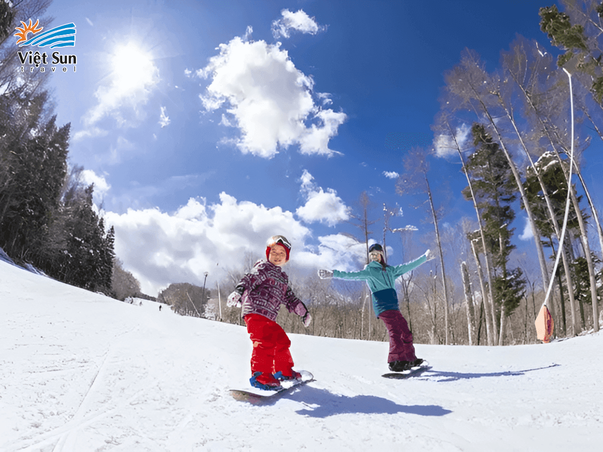 Trải nghiệm trượt ván trên tuyết (Snowboarding) tại Fujiten Snow Resort
