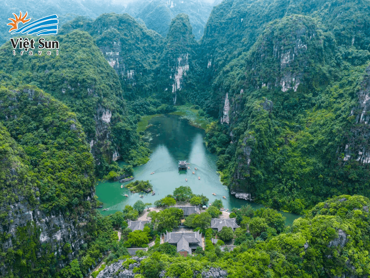Tràng An - Nơi núi non giao hoà cùng sông nước
