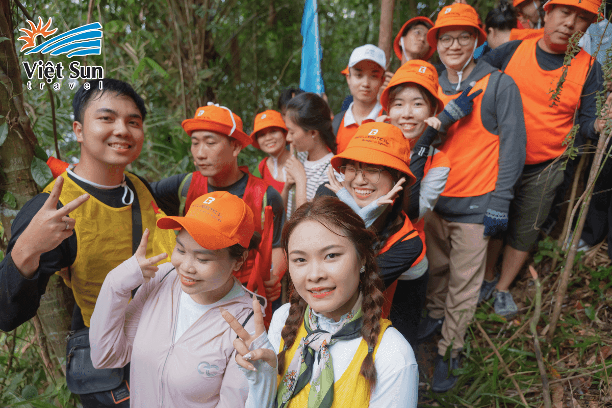 Trekking Đa Mi - Viet Sun Travel khách check in tại Đa Mi