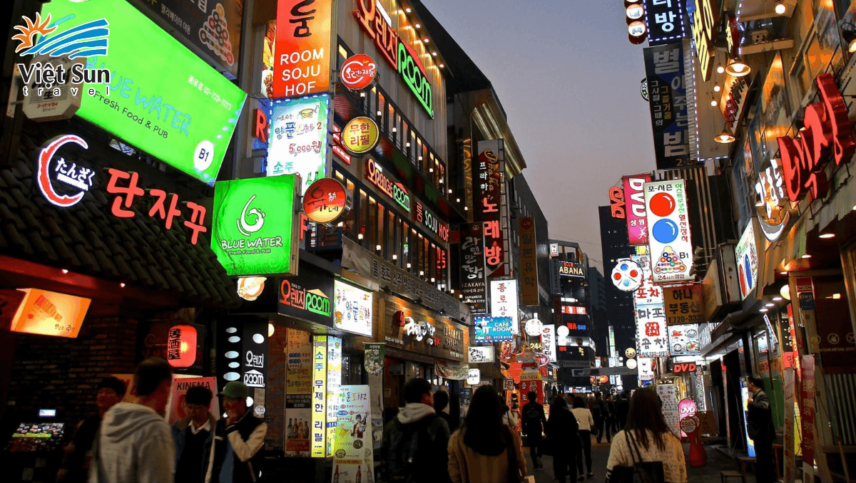 Tự do mua sắm tại chợ đêm Myeongdong Hàn Quốc