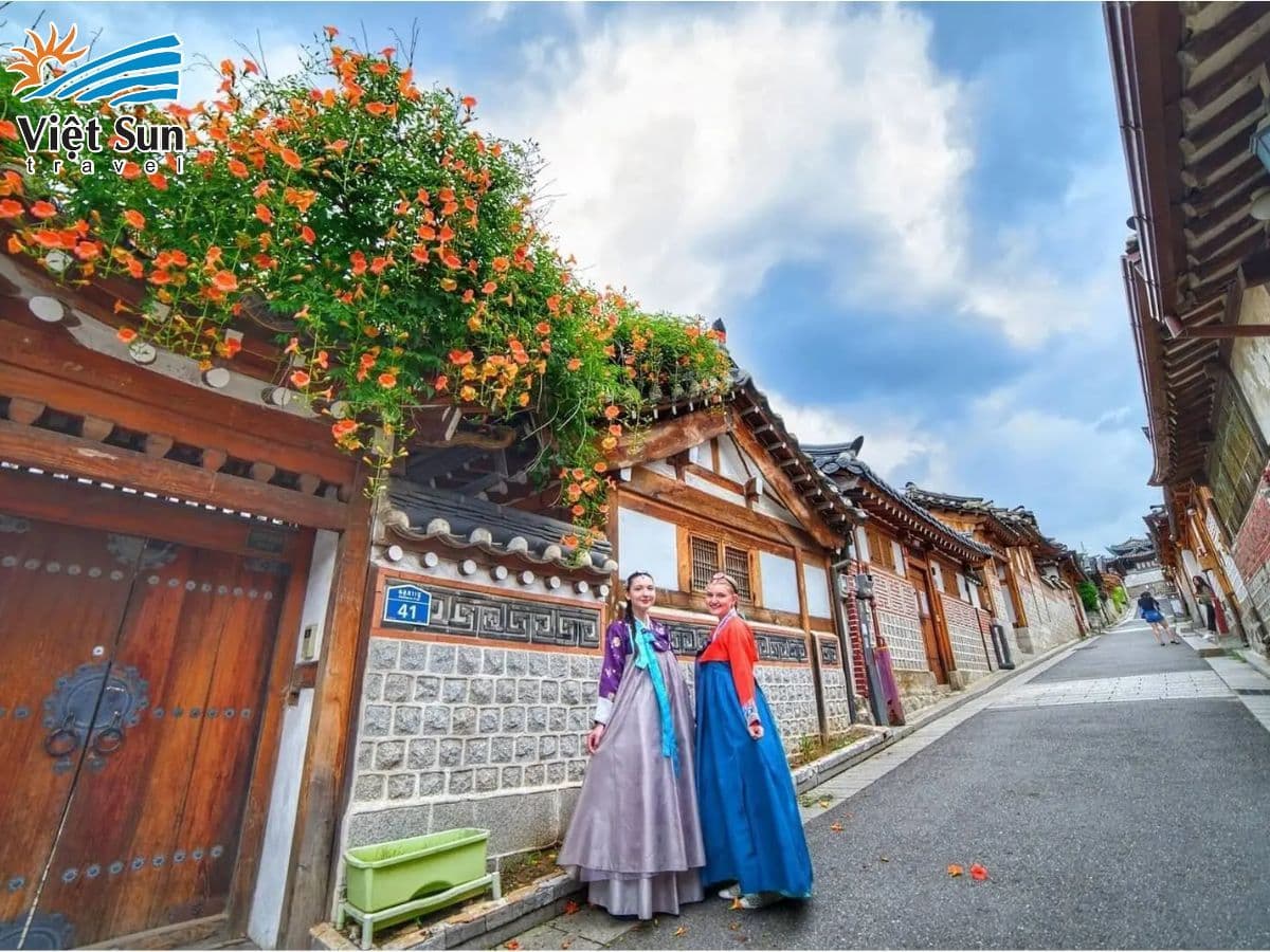 check in làng cổ bukchon hanok tour hàn quốc