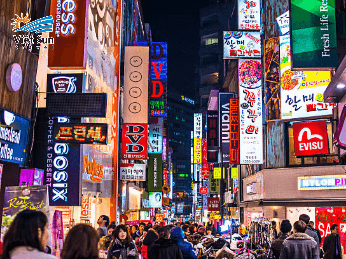 chợ đêm Myeongdong.png