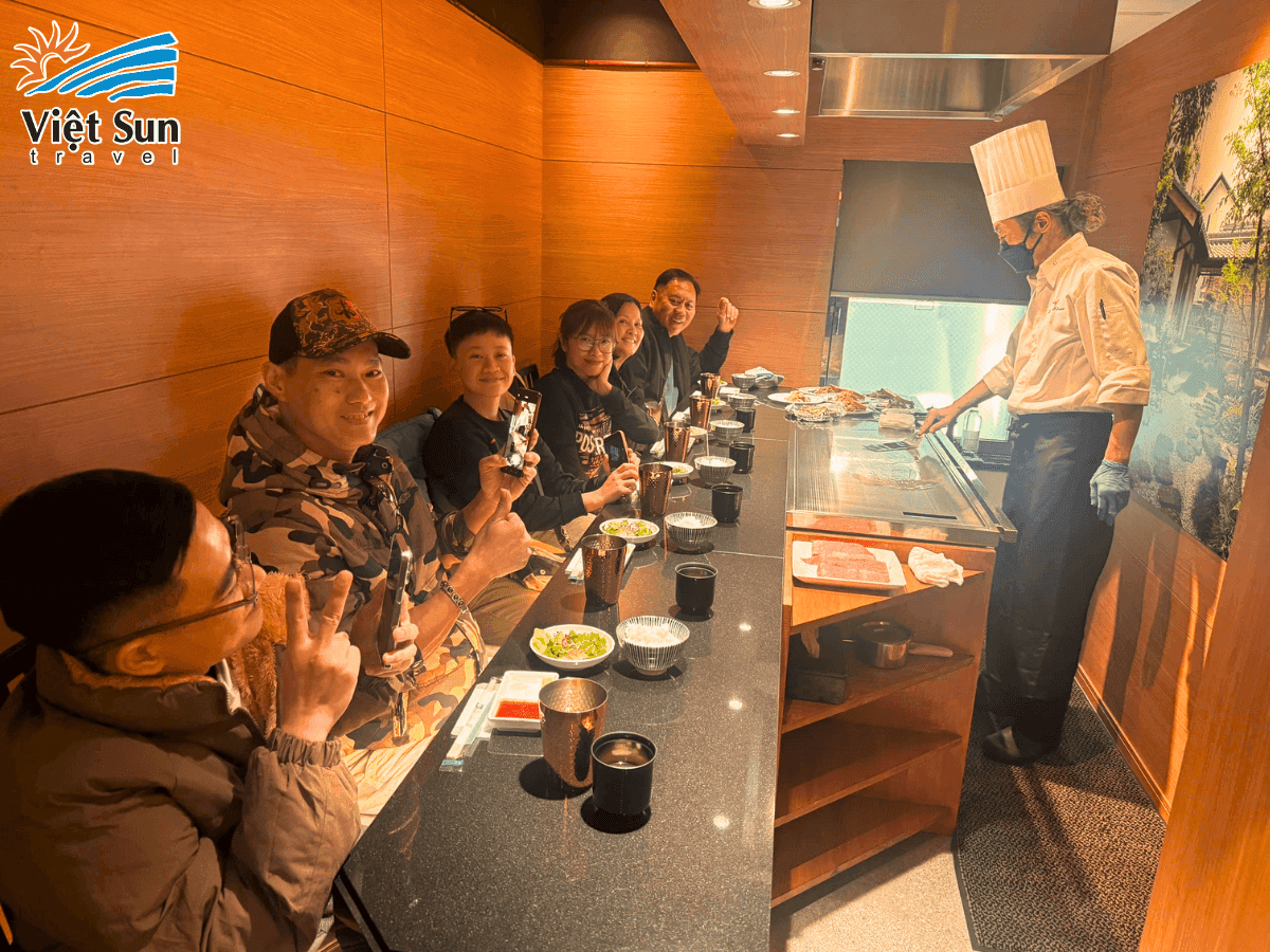 tour Nhật Bản Viet Sun Travel thưởng thức bò Kobe