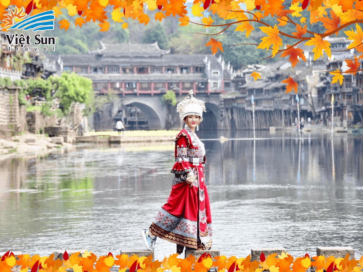 viet sun travel tặng trang phục miêu tộc